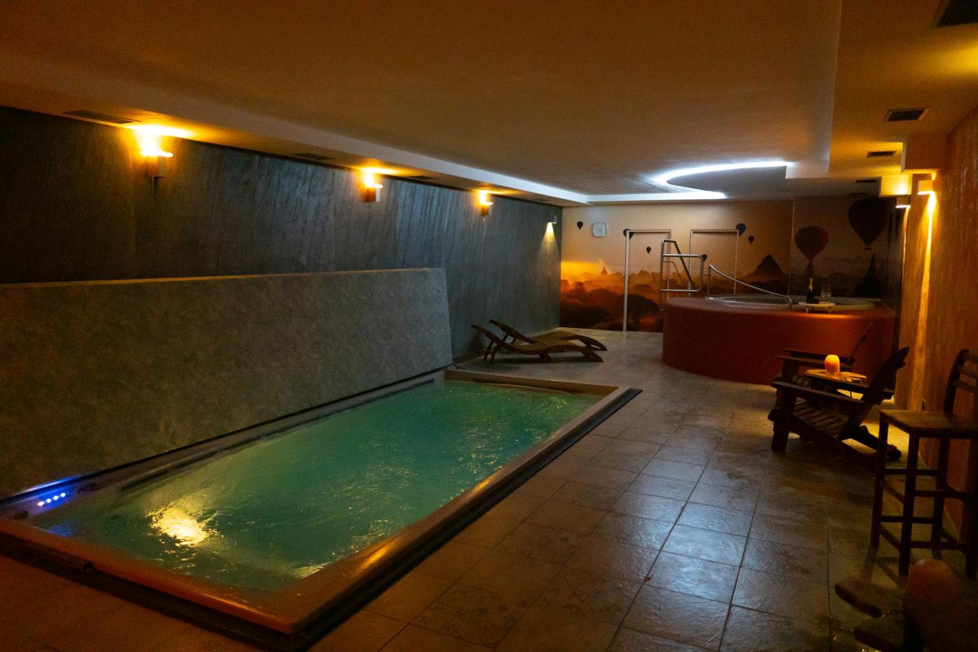 Wellness Hotel - Viktorka, Herecky Dum Ceska Skalice Exterior photo